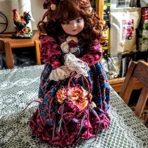 Show-Stopper's Musical Porcelain Doll - NWOT